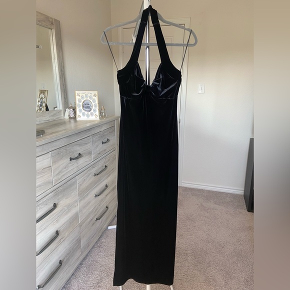 Hugo Buscati Dresses & Skirts - VTG HUGO BUSCATI Collection Black Velvet Gown Size S